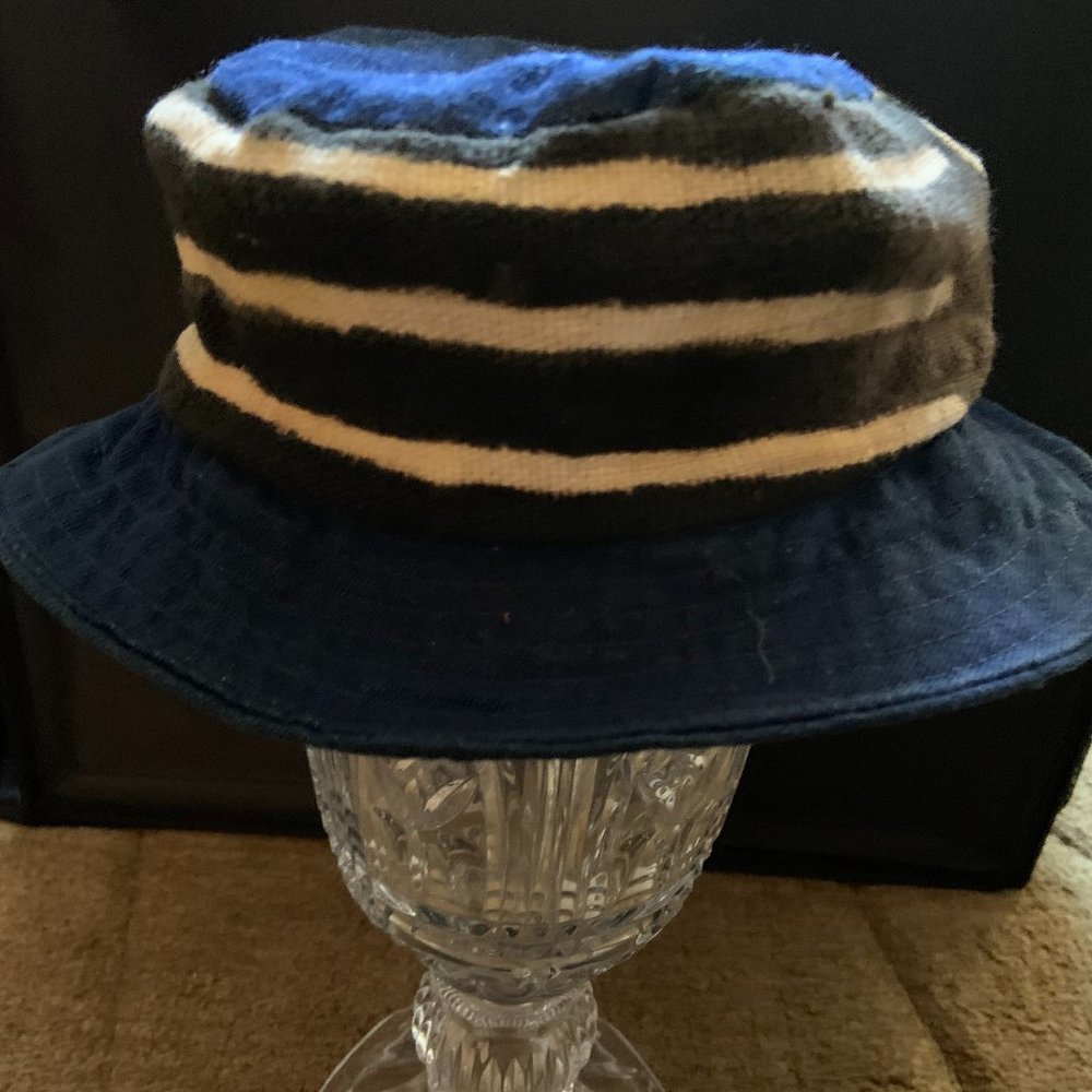 NWOT - Unisex Bucket Hat